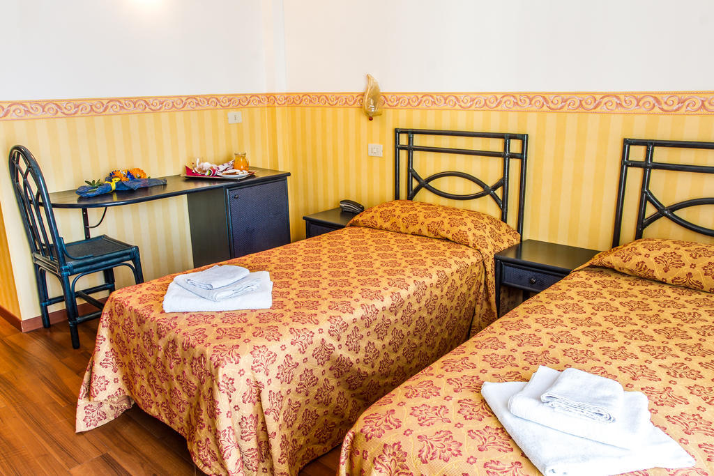 Hotel Consul - Family Hotel Riccione Kamer foto